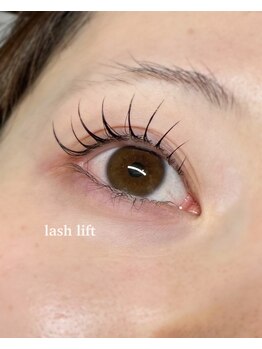 ユードット(u.)/ラッシュリフト(shizuka担当)