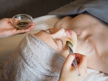 エバーグリーンの写真/毛穴改善ピーリング＋肌悩みに合わせた生パック付フェイシャル