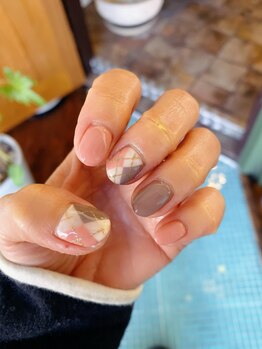 カバー(COVER)/くすみカラーアーガイルネイル