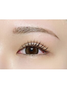 ナチュラル上品な目元にしたい