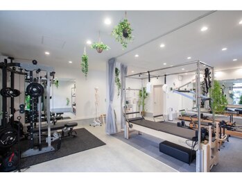 LIZ PILATES＆PERSONAL GYM【リズ】