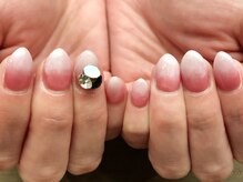 プラハネイル(+HER 美甲)/バーチャルグラデ×Vカット