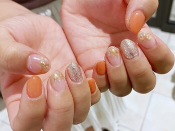 ネイルズ ララ(nails Lala)/オレンジシェルネイル。