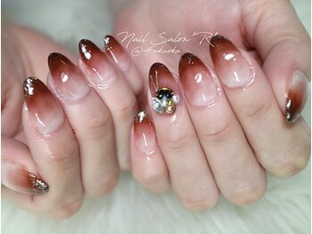 ネイルサロン R/