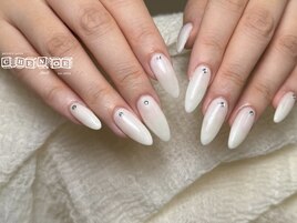 パールホワイトワンカラーネイル