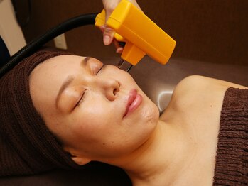 エントルム(Entrum)/<施術風景:フェイシャル>