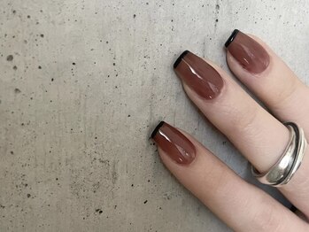 ヴィヴィアン ネイル(Vivian nail)/ラインフレンチネイル