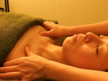 ラセラピー(RaTHERAPY)/デコルテはリンパと血管の密集地