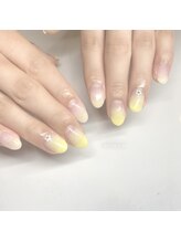 リッシュ トロワ(RICHE trois)/パステルイエローグラデーション