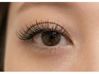 eyes Ooo【アイズ オー】の写真/【高持続】歴10年以上の圧倒的な技術力!フラット・Wフラットラッシュで負担を軽減しつつボリュームUP