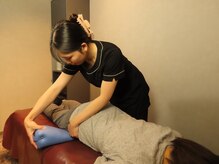 パウワウプレミアム 丸ビル店(POWWOW Premium)/骨盤の歪みをみて、左右を揃える