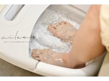 エール バイ クレアチュールドゥエ(ailes by creaturedoue)/フットバスで血行促進