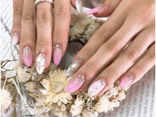 ダリアリー(Darialy)/グラデキラキラネイル