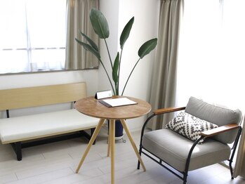 佳整体 大宮/清潔感溢れる白基調の店内♪