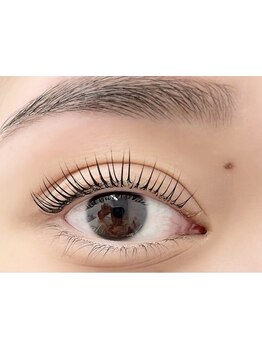 ナチュラル上品な目元にしたい