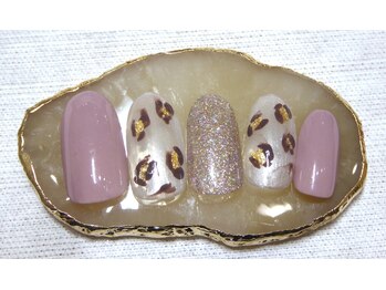 カレン/デザインネイル￥6800/￥6300