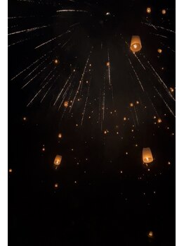 トークセン ビハーラ/ロイクラトンとコムローイ