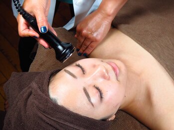 ベベアート(BEBEART)/フェイスラインや顔のコリに♪