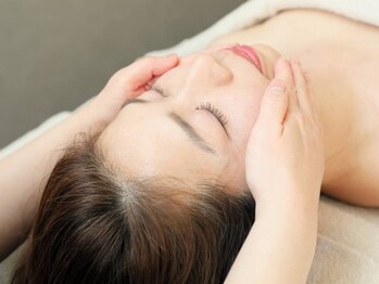 レア(le'a)の写真/気になる毛穴・しみ・シワ・たるみを改善！年齢とともに増えるお悩みをしっかりケア♪お肌のハリ艶を実感◎