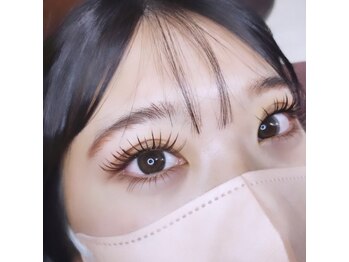 ラビッシー(Ravissy)の写真/軽さとモチの両立☆人気のまつエクフラットラッシュ付け放題¥9980♪自然な濃さと華やかな目元を両方叶える