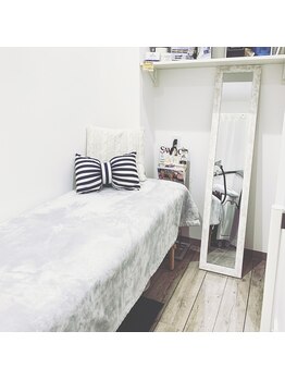 ラ ボーテ ド シル(La beaute de cil)/店内・ビーストロング個室