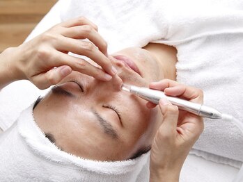 サロン ド シゲ(SALON de Shige)の写真/男性も清潔感のあるツルスベお肌で好印象に♪【メンズ角質除去毛穴ケアシェービング60分5800円】