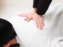 カイロプラクティック楓 伊勢店の雰囲気（姿勢も正しく戻していきます）