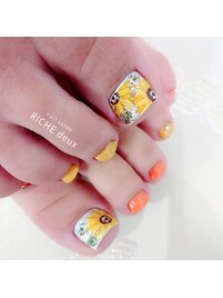 あやか限定ひまわりネイル