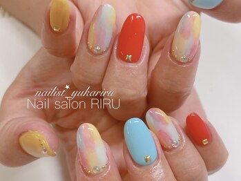 リル(RIRU)/カラフルニュアンスネイル