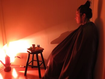 ヒーリングサロン氣颯 東店/よもぎ蒸し(黄土漢方浴)