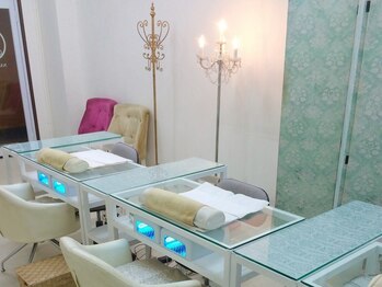 ネイルサロン レーヌ(nail salon Reine)の写真/【梅田】デザインコースソフトジェル除去込み¥6600♪デザインセンスが◎で、リピーター多数の人気店☆