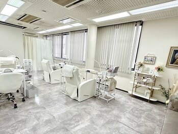 チャイ 大阪上本町店(chai)の写真/【お子様同伴可】忙しいママさんもお洒落を楽しんで頂けるよう大歓迎です♪理想の指先を丁寧にデザイン★