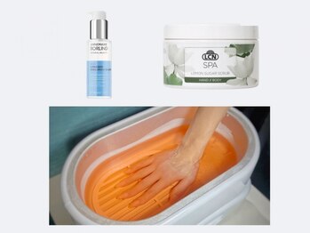 ネイルアンドアイラッシュ ルクソー シーホーク店(Nail&Eyelash LUXUEUX.)の写真/年齢サインが気になる手元に贅沢な潤いを◎美容液とパラフィンパックの集中ケアで、透明感ある指先へ♪