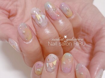 リル(RIRU)/カラフルニュアンスネイル