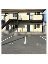 リアイズ(Re Eyes)/駐車場22、23番をご利用ください