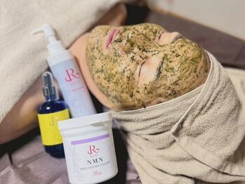 フロー(Flow)の写真/≪年齢肌も、ふっくらハリ艶UP♪≫鏡を見るたび気になる"ほうれい線&たるみ"を改善!【ハーブピーリング】