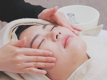 ジプソフィラフィフティドット(gypsophira15.)の写真/*毛穴エクストラクション専門* 気になる小鼻の黒ずみ、ぶつぶつ角栓に◎ 陶器のようなツルスベ肌に!!