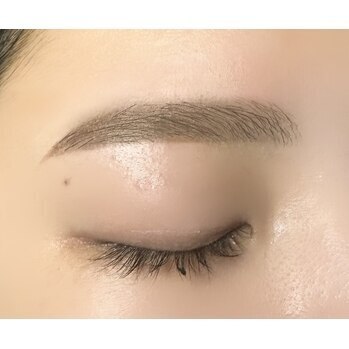 【眉毛】美眉毛Wax（眉毛wax脱毛、眉毛カット、まびき）￥4950