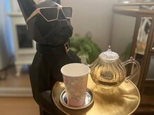 まりも化粧品店の雰囲気（施術前後の水分補給と深呼吸をしてゆっくり満たされてくださいね）