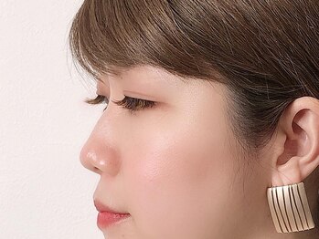 ボニータラッシュアンドブロウ(Bonita.LASH&BROW)/ブラウンで抜け感まつ毛