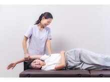 50店舗以上展開するサロンの骨格矯正術 × 独自の整体術