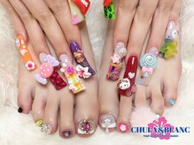 チュラブラン(CHULA&BLANC)の雰囲気（派手カワなパーツ多数！持ち込みパーツもOKよん◎）