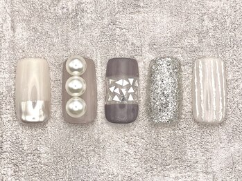 テンプテーション ネイル スタジオ(Temptation nail studio)/定額／ごろんとパール