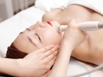 エスプライザ 鹿児島天文館店(ESPLIZA)の写真/気になるポツポツ毛穴や黒ずみ毛穴も徹底ケア！ハイドロピーリング＆ポレーションマスクでつるすべ肌に♪