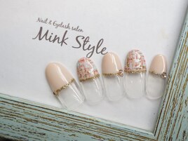 ピンクベージュのツイードネイル