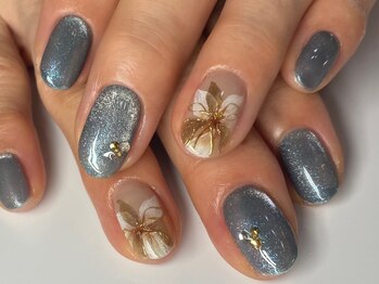 上品なマグネットネイル