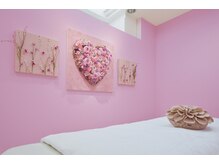 店内は、心癒される「大人カワイイ」空間、存分におくつろぎください