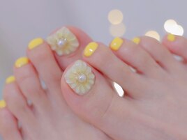 ぷっくりお花　フットネイル