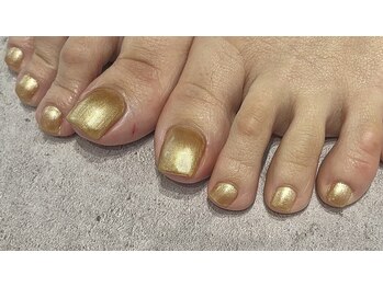 エムスラッシュ ネイル センター北店(M.SLASH)/ゴールドネイルで金運アップ