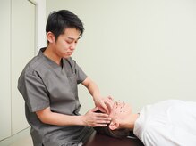 トータルトリートメント優鍼灸院/施術風景【美容鍼】